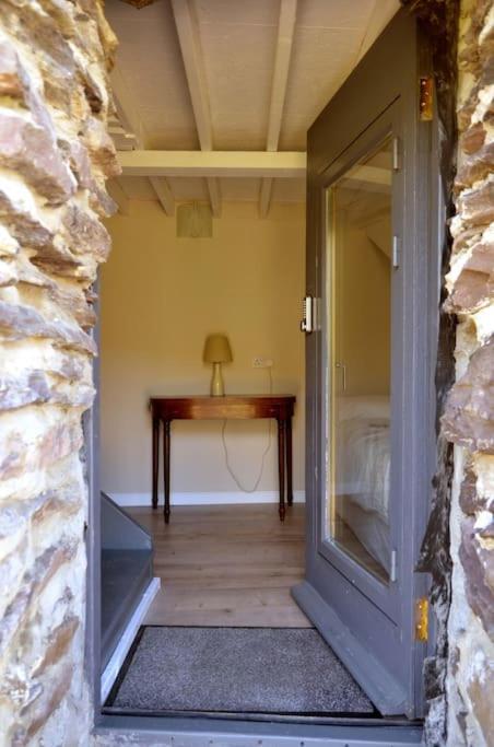 Secluded Cottage Nestled In The Beara Peninsula Killarney Exterior photo