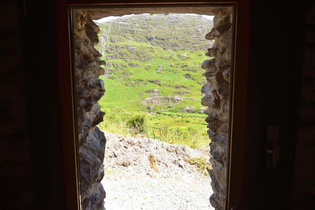 Secluded Cottage Nestled In The Beara Peninsula Killarney Exterior photo